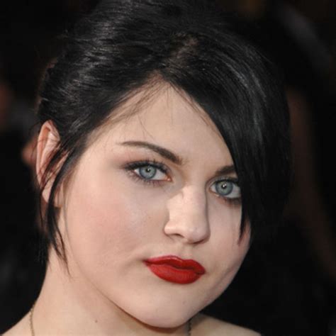 Frances Bean Cobain - Visual Artist - Biography