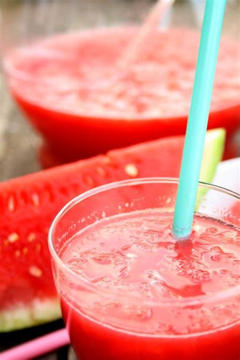 Mit himbeere aromatisier… rum testberichte.besonderheiten mit himbeere aromatisiert. Wassermelone-Himbeer-Bowle | Wassermelonen bowle, Alkohol ...