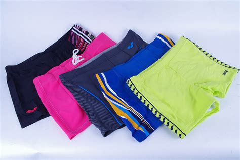 Classico o eccentrico, non vi resta che immaginare e creare il vostro stile! Liquidazione 62/2015 Costumi da bagno sportivi per Lei e ...