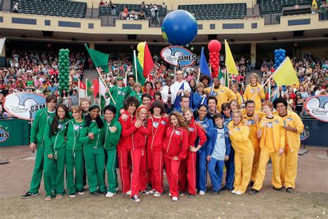 It's free with your disney channel subscription. Let's Turn Back Time With These Disney Channel Photos From ...