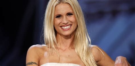 Michelle Hunziker: «Io, prigioniera di una setta per 5 anni. Ora
