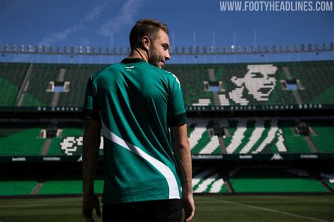 Real betis balompié, s.a.d., more commonly referred to as real betis (pronounced reˈal ˈβetis) or betis, is a spanish professional football club based in seville in the autonomous community of andalusia. Real Betis to Wear Special-Edition 'Andalusia' Pre-Match ...