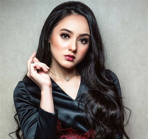 30 pesanan suara 2019 episod 1. 8 Gambar Cun Hannah Delisha Bertudung - Pelakon 30 Pesanan ...