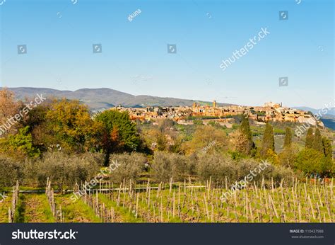 Medieval Town Orvieto Over Tuscany Valley Stock Photo 110437988