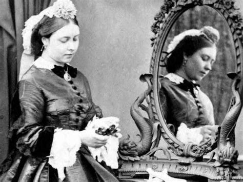 Victoria la reina que ordenó que las mujeres parieran sin dolor