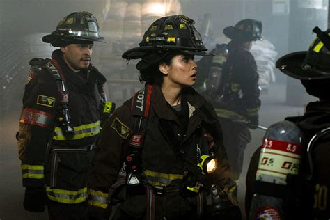 Enthousiaste Nationale Abstraction Sortie Dvd Chicago Fire Saison 7