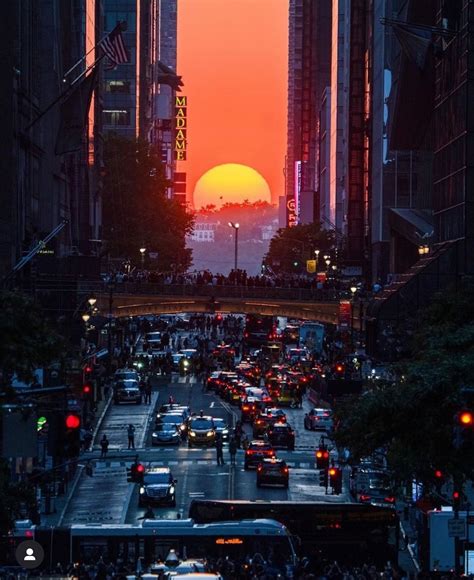 Who’s excited for henge tomorrow? 👀 🌆 📸: @craigsbeds