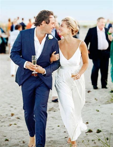 Face it, long casual beach wedding desses can be a drag! Casual Beach Wedding Dresses To Stay Cool - MODwedding