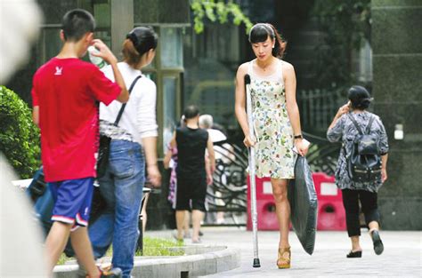 One Legged Women With High Heel Goes Viral On Internet Peoples Daily