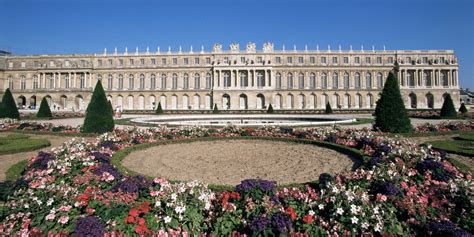 Visit the hall of mirrors, marie antoinette's estate, gardens of versailles & more. Le château de Versailles » Vacances - Guide Voyage