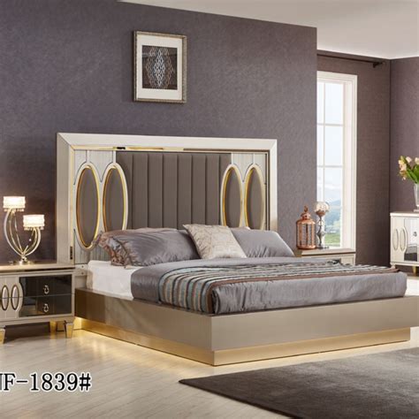 Turkish Style Extra Large Golden Light Bedroom Suite Luxury Bedroom