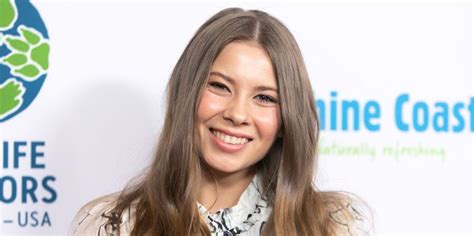 Bindi irwin, the daughter of australian naturalist steve irwin, is not being pressured into the spotlight, according to the family's manager, john stainton. Here's What Bindi Irwin, Steve Irwin's Daughter, Is Up to Now