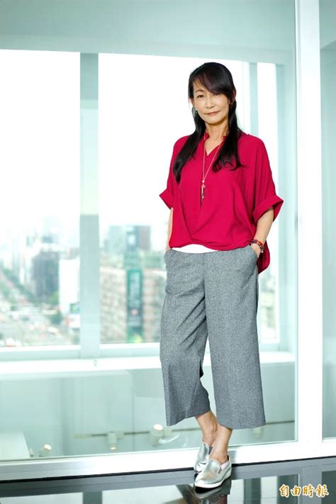 See more of 應采靈 on facebook. 《人物專訪》應采靈當夠苦情媽 想變八婆轉型人生 - 自由娛樂