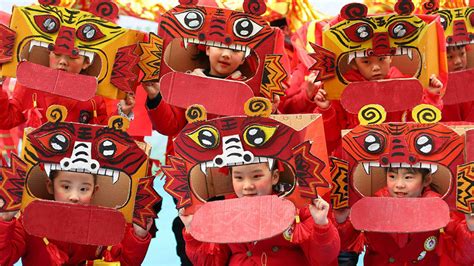 Ay Takvimine Göre Yeni Yıla Giren Çin de Kaplan Yılı Başladı