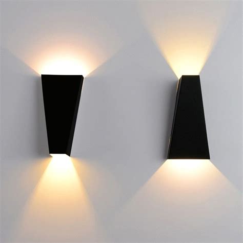 Contemporary Simple Artistic Metal Single Light Up And Down Wall Light Sconce In Black