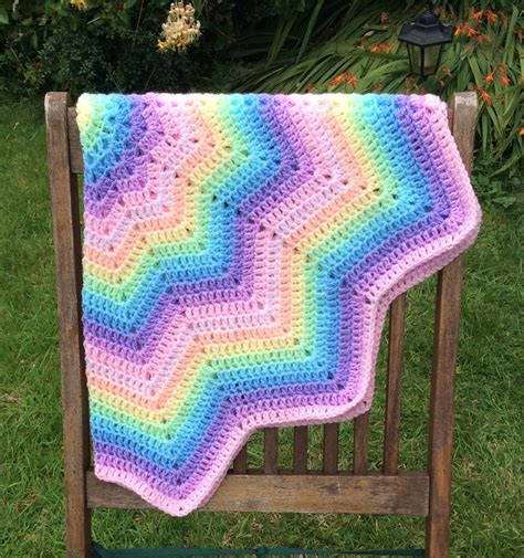 These are great for making beautiful crochet baby blankets. 12 point star ripple | Crochet star blanket, Crochet stars ...