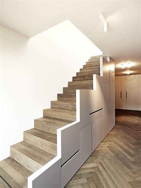 Auf der suche nach wertvoller lagerfläche, bietet sich der platz unter der treppe an. über den Dächern München // 2014 « Schmöller Architekten ...