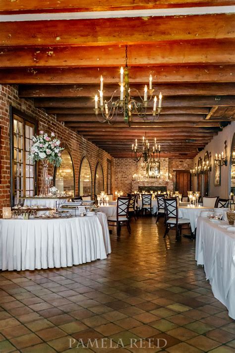 Broussards Restaurant And Courtyard New Orleans Louisiana Wedding Venue