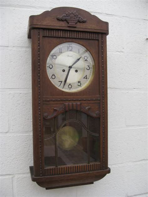 Jauch provides complete solutions for battery systems and frequency control products which are produced and configured according to the highest quality standards. Wall clock - Jauch - period 1930 - Catawiki
