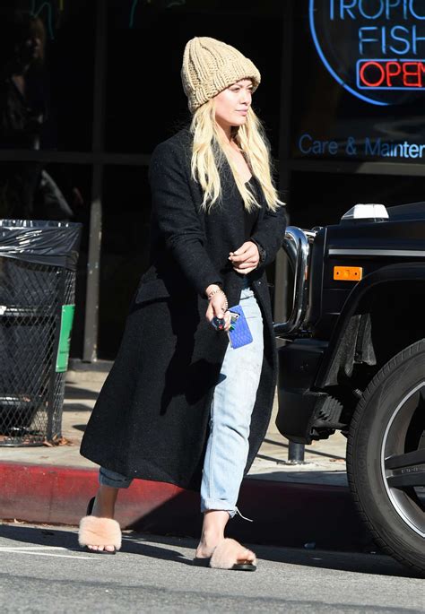 Hilary Duff In Jeans At Joans On Third For Lunch 17 Gotceleb