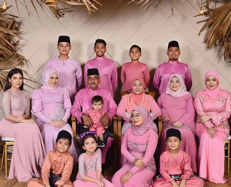 Beliau mula dikenali dengan melakonkan watak sebagai saiful di dalam drama saiful nita di slot samarinda tv3. Keliru yang mana satu Fasha Sandha. Tepi sekali sebijik ...