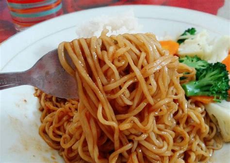 Cara memasak sayur buncis goreng telur asin: Resep Mie goreng telor sayur oleh Kenizia - Cookpad