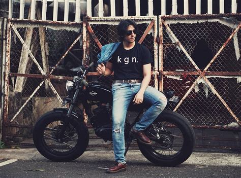 Arya saloka is an actor, known for wedding proposal (2021), menunggu pagi (2018) and night bus (2017). Ingat Artis FTV Arya Saloka? Kini Sudah Menikah Lho!