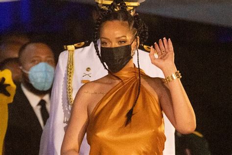Rihanna Work Outfit Lindamafia