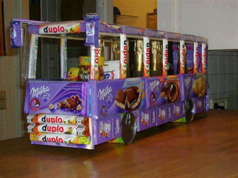 Als sie gerade 18 jahre alt, nils, thomas und andreas hielten sich für unsterblich. Schokoladen bus - ideen für bau? (Schokolade ...