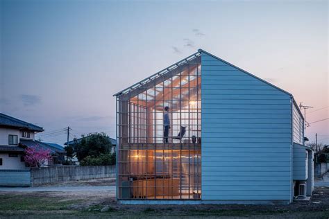 Modern Japanese house is half home, half greenhouse - Curbed