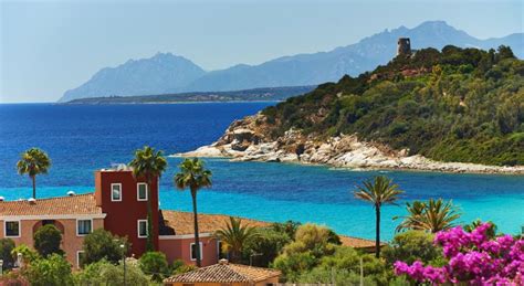 Tortolì si trova sulla costa orientale della sardegna. Comune di Tortolì - Arbatax - Turismo Ogliastra Sardegna