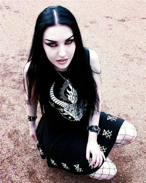 pin by ¡dark gothic macabre on góticas goth beauty black metal girl goth women