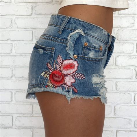 favorite flower patch denim shorts flower denim shorts denim flowers diy denim shorts