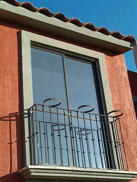 fotos gratis arquitectura casa vaso techo balcón construcción fachada azul puerta