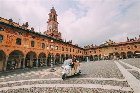 Exploring The Italian Region Of Lombardy On A Rickshaw Hand Luggage