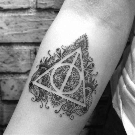 Deathly Hallows Tattoo Harry Potter Tattoos Deathly H