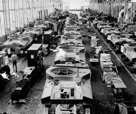 Rare Photographs Show The Tank Factories Of The Second World War 1940