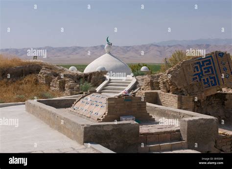 Ruine De La Mosqu E Jemalettdin Seyit Situ Entre Ashgabat Et Marie