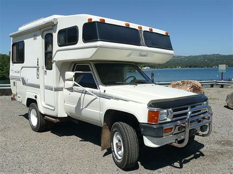 Sunrader Fiberglass Camper Mounted On Toyota 4x4 Cab And Chassis