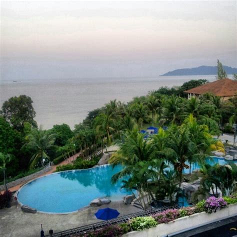 Your worry of where to stay in lumut is sufficed by bunch. Swiss-Garden Golf Resort & Spa Damai Laut - Resort