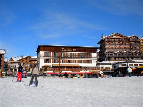 Browse snowonly's wide range of ski chalets and properties for sale in tignes/val d'isère, france. Tignes ski | ski holidays in France