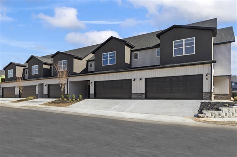Hillcrest Village | Townhomes in Springdale, AR