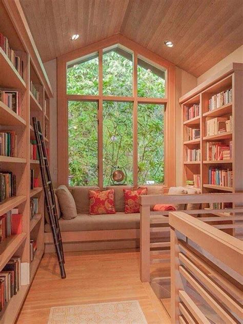 36 Fabulous Home Libraries Showcasing Window Seats 自宅ライブラリの設計 居心地の良い