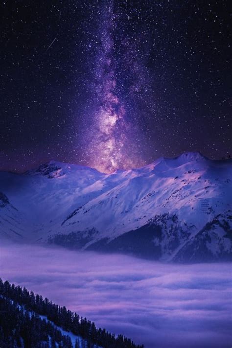 Milky Way Over Snowy Mountain And Clouds ωнιмѕу ѕαη∂у Outdoors Fotos