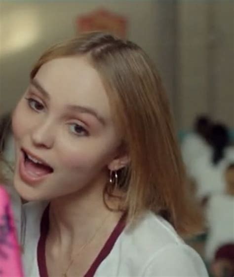 Lily Rose Depp Movie Yoga Hosers Colleen Collette Clothes Outfit Short Hair Lily Rose Depp