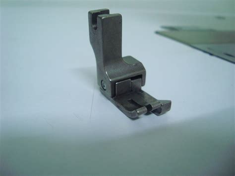 Oleh itu, model mesin ini tidak perlu upgrade seperti model yang lain. yuhmico: Presser Feet - mesin Industri