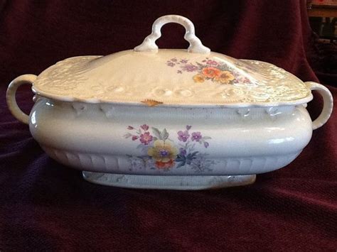 Which is more or less when hostess tableware started manufacturing their rather i love the crazy floral pattern on these dishes, and those rather curvy lids. Rare Vintage Casserole Dish by LSAVintage on Etsy, $26.00 ...