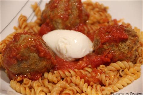 Les Boulettes de Viandes avec des Pennes sauce Tomate et Burrata de