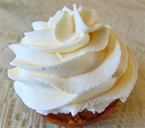 How to make basic whipped cream. Stuffed At the Gill's: Whipped Cream Frosting. . . 3 Ways
