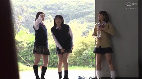 japanese schoolgirl caught peeing female omorashi
